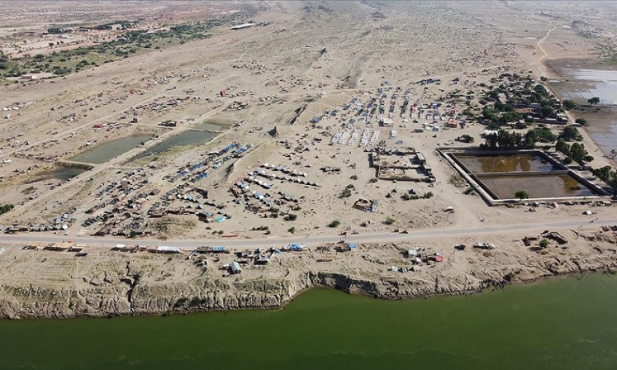 Pakistan'ın Sindh eyaletinde selin yol açtığı hastalıklar sebebiyle 324 kişi öldü