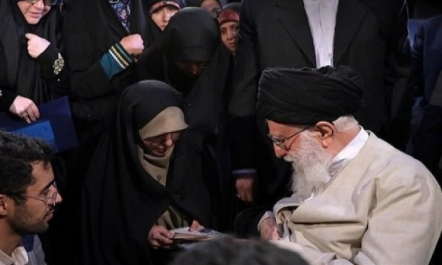 İmam Hamaney'in huzurunda: Rehberin evi baba evi gibidir