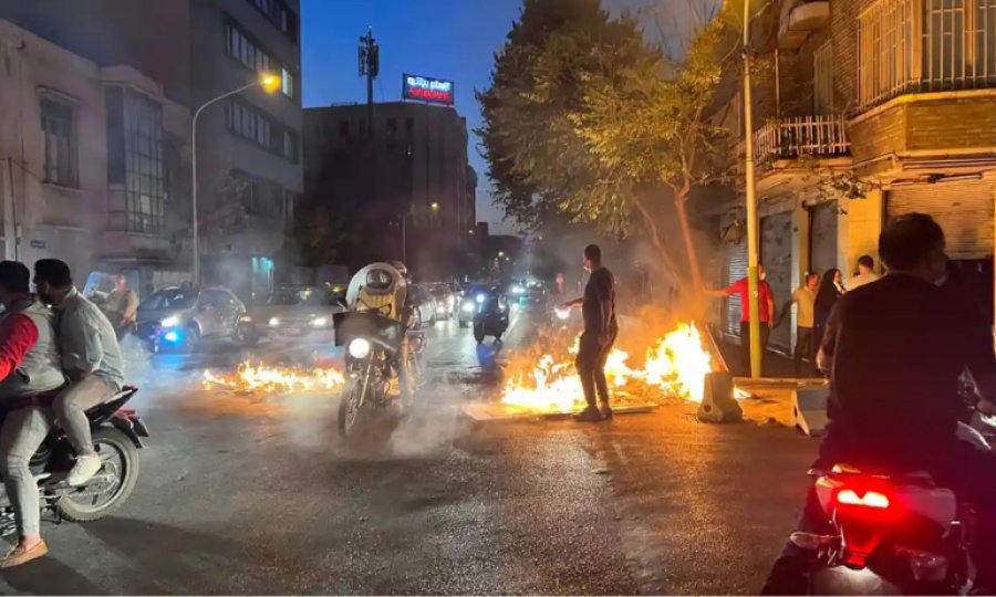 İran ayaklanmaları: Batı'nın topal girişimi