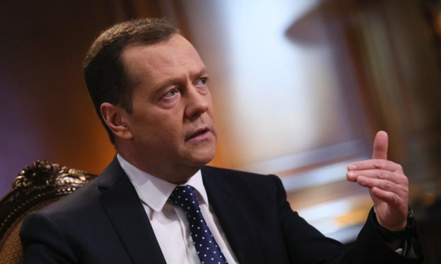Medvedev: Aptal NATO liderleri bizi üçüncü dünya savaşı'na sürüklüyor