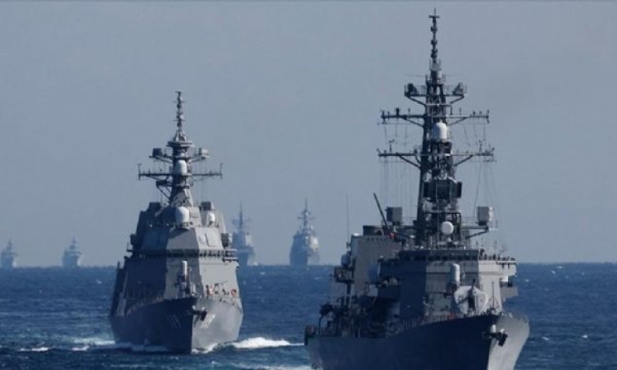 Japonya'dan ABD savaş gemilerine yeşil ışık