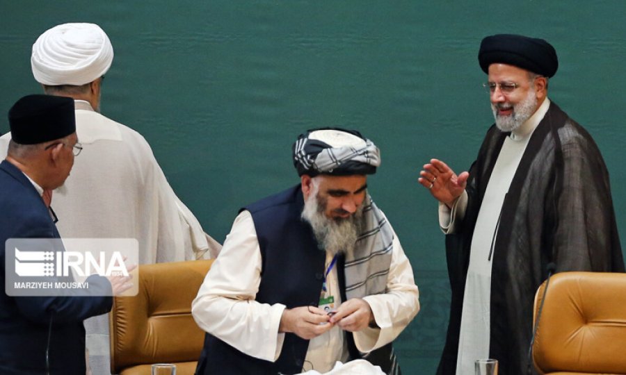 Taliban, İran'daki İslami Vahdet Konferansı'na katıldı