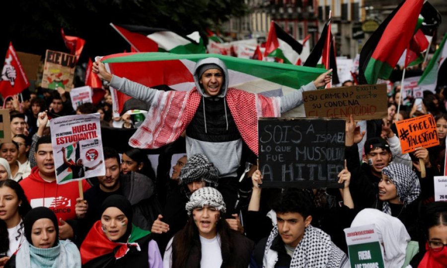İspanya'da öğrenciler Gazze için 25 şehirde ders bıraktı