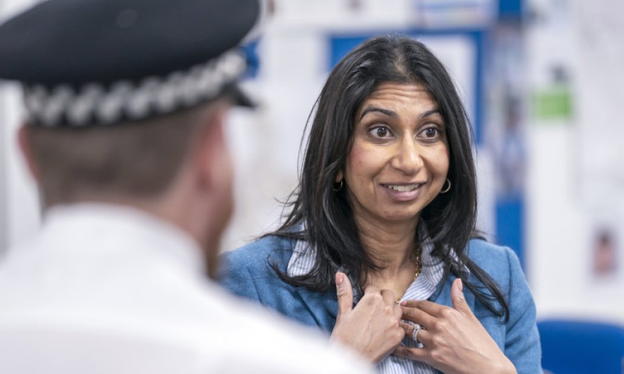 Britanya İçişleri Bakanı Braverman görevden alındı