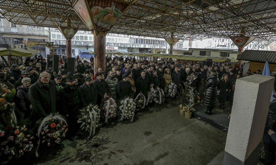Saraybosna'daki pazar yeri katliamı kurbanları 29. yılında törenle anıldı