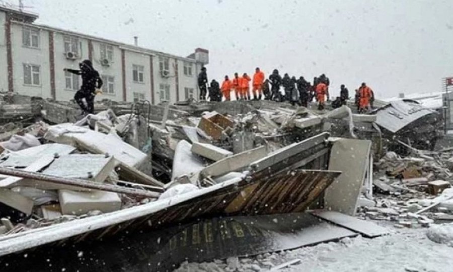 Çadır ihtiyacının sürdüğü deprem bölgesine uyarı: Sıcaklık sıfırın altında