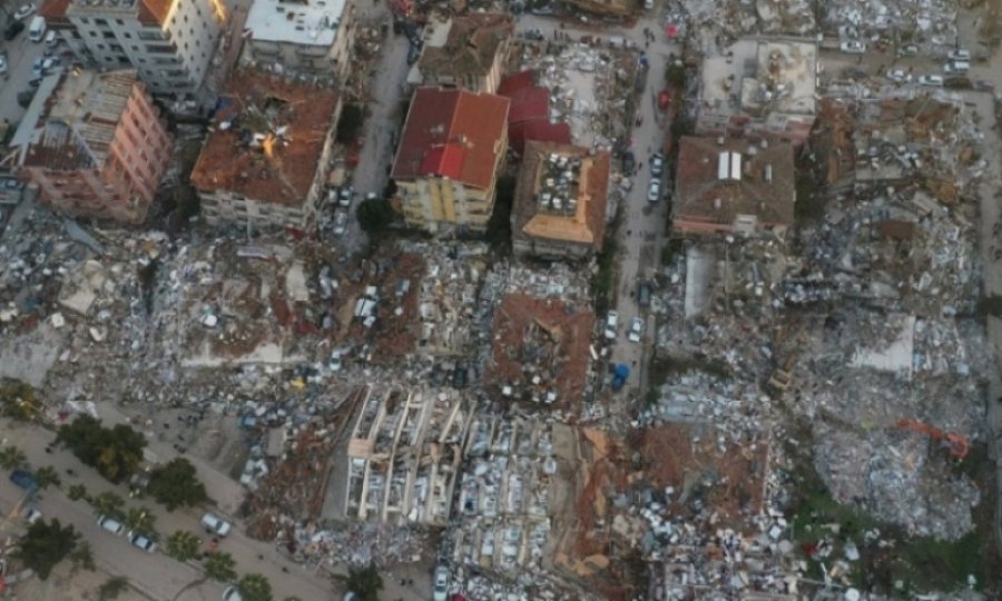 Deprem bölgelerinde yıkılan bina sayısı 7584