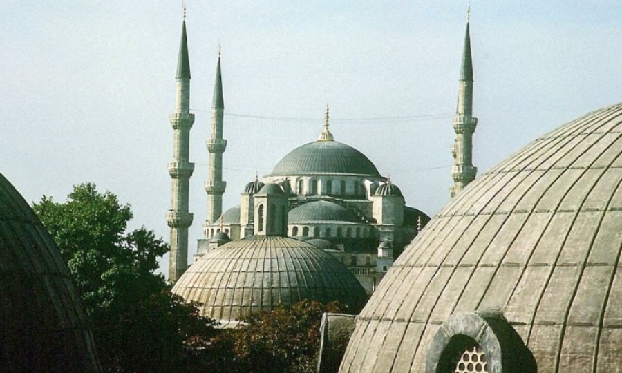 Depremzedeler için tüm Türkiye'de sela okunuyor