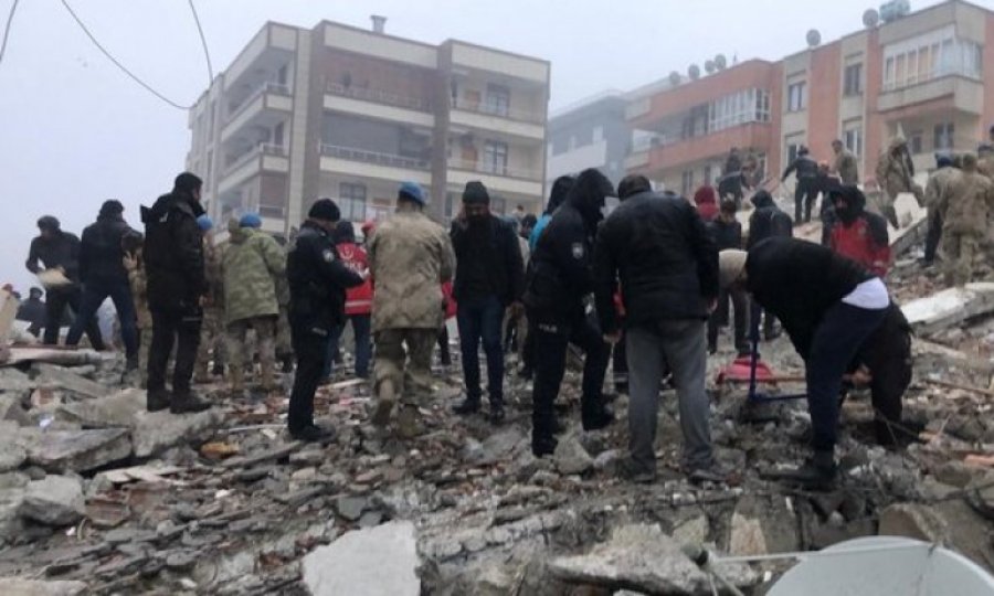 Şanlıurfa'da da deprem;  18 kişi hayatını kaybetti, 77  kişi yaralandı