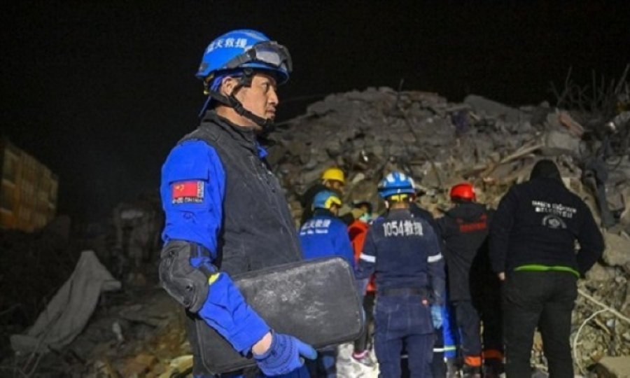 Deprem için arama kurtarma ekibiyle gelen Çinli Müslüman oldu