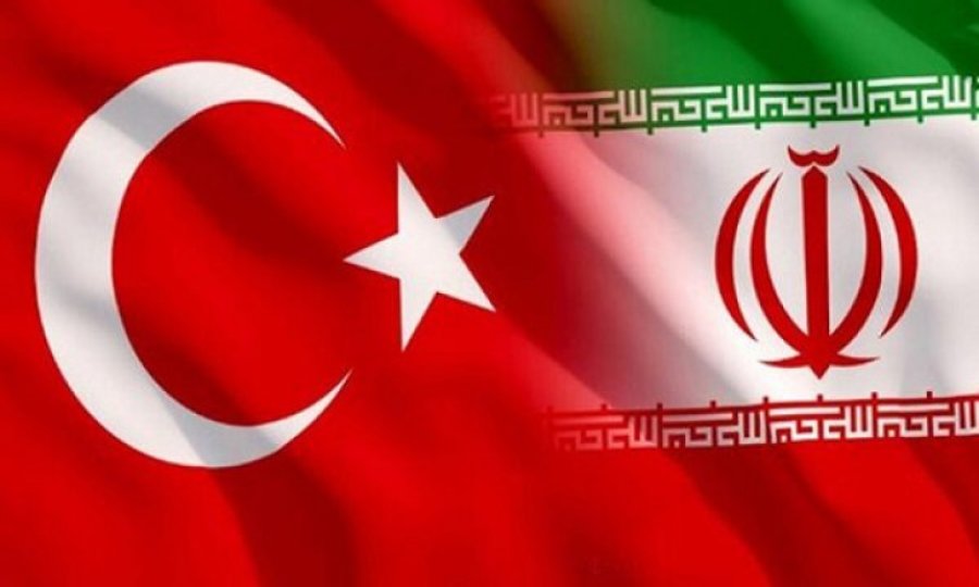 İran Türkiye'deki deprem bölgesine 1000 çadır gönderdi