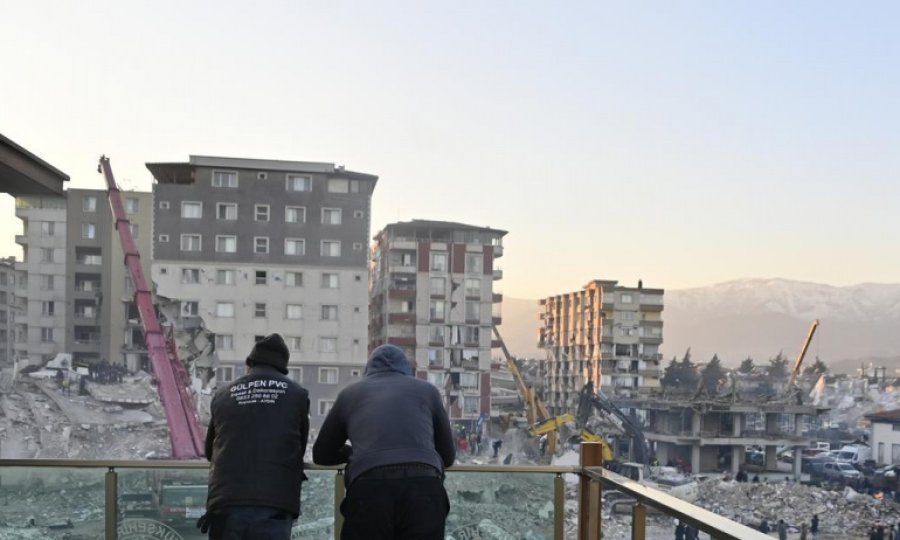 Almanya'da "depremzedelere vizeyi hızlandırın" çağrısı