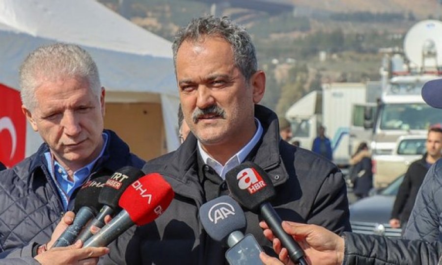 Bakan Özer: 10 Şehirde eğitime ara 27 Mart'a uzatıldı