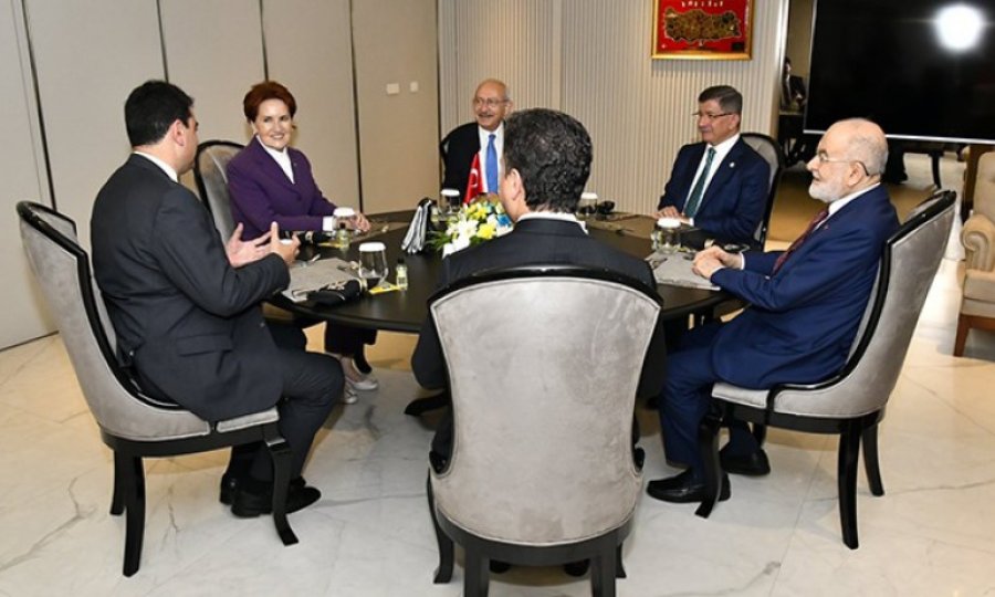 Akşener altılı masaya döndü