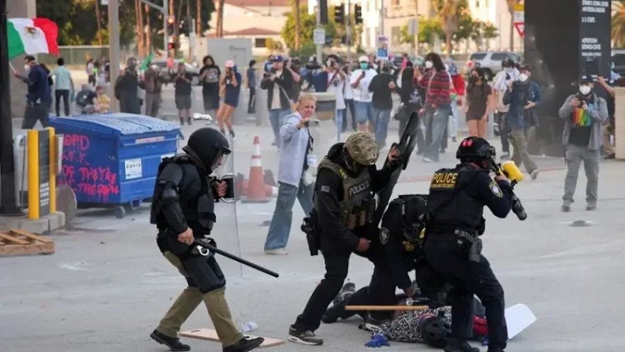 Burası Amerika; Cop, gaz, gözaltı… Trump İran’a demokrasi dersi veriyor!
