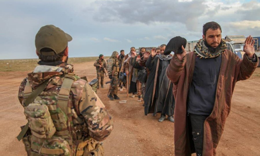 Suriye'den Irak'a transfer edilen IŞİD teröristleri arasında düzinelerce Avrupalı da bulunuyor