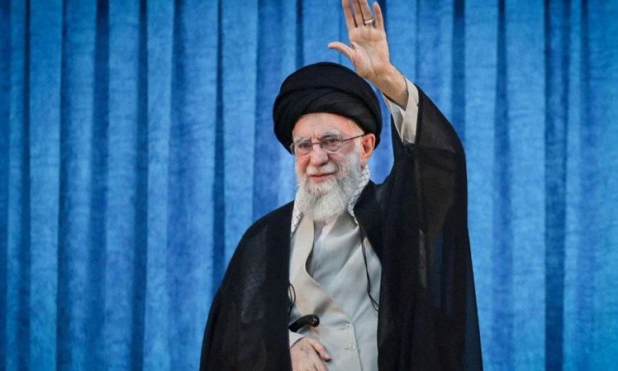 Ayetullah Hamenei: ABD ordusu yerinden kalkamayacak kadar sert bir tokat yiyebilir