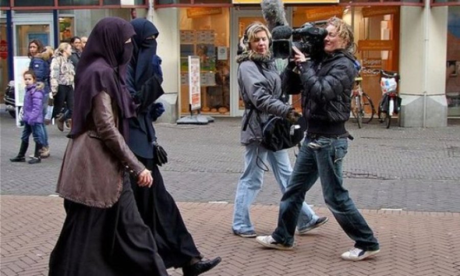 Hollanda’da Müslüman gençler günlük ayrımcılıkla karşı karşıya