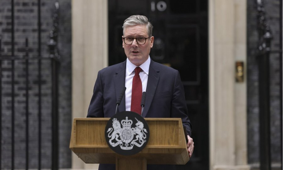 Starmer: Trump, İran ile müzakere etmeli