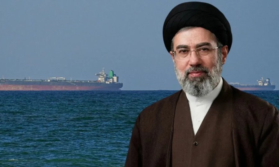 Hamaney: İran donanması savaşa hazır! İran iki sivil gemiyi vurdu