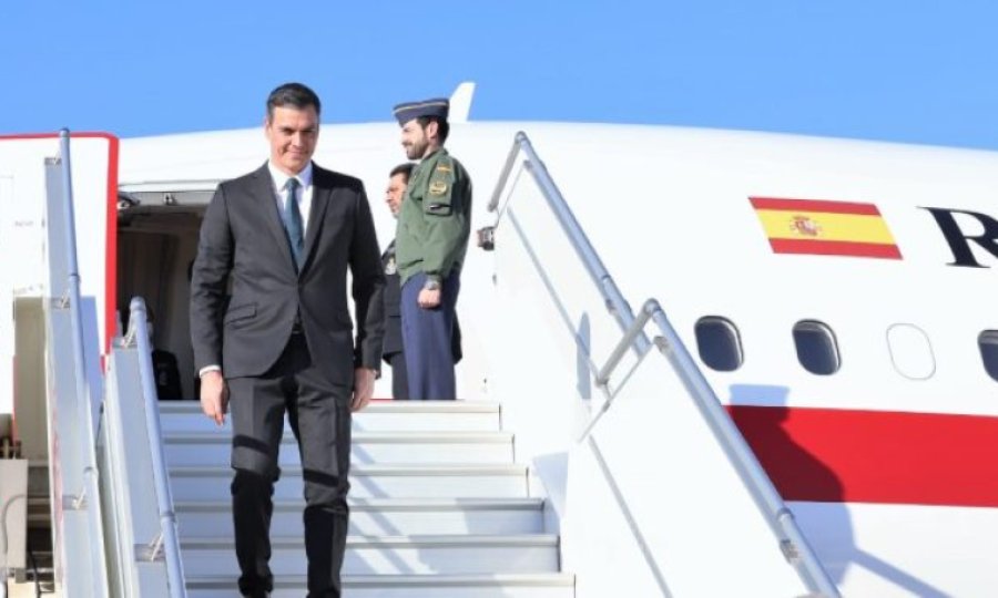 İsrail karşıtı Sanchez'in uçağı Ankara'ya acil iniş yaptı!