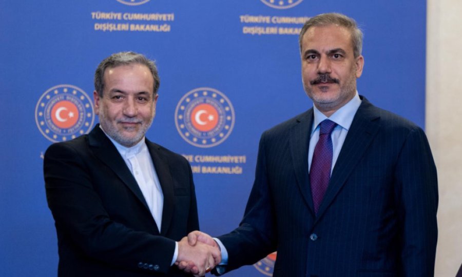 Ankara-Tahran hattında diplomasi trafiği!