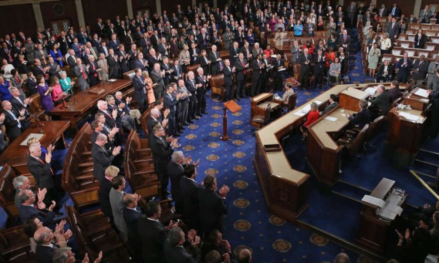 ABD Temsilciler Meclisi'nden Trump'a İran darbesi!